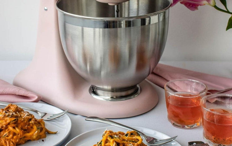 Vegan vodka sauce with zoodles | @cookingwithayeh